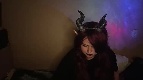 Snapshot of silkyscent chatting on October 9, 2025, 7:01 pm silkyscent online show from October 9, 2025, 7:01 pm