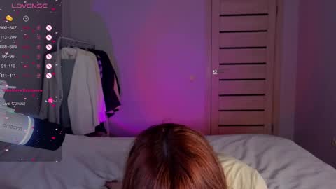 silly___woman online show from April 15, 2026, 7:43 pm