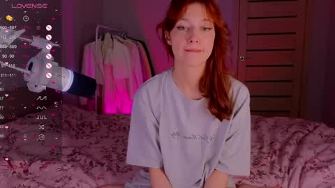 silly___woman online show from June 1, 2026, 7:37 pm