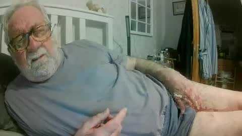 Snapshot of sillyoldman45221063 chatting on April 20, 2026, 12:02 am sillyoldman45221063 online show from April 20, 2026, 12:02 am