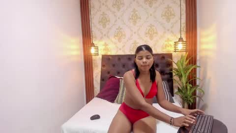 Snapshot of silvanadelatorre chatting on April 16, 2026, 7:03 pm Silvanadelatorre online show from April 16, 2026, 7:03 pm