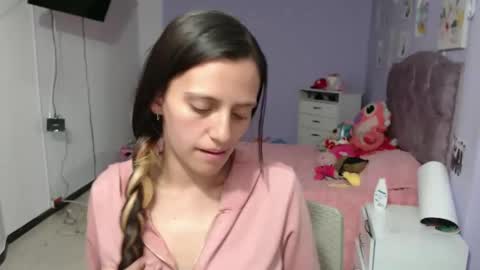 Snapshot of silvanaroberts_ chatting on December 20, 2024, 12:30 am Rouse online show from December 20, 2024, 12:30 am