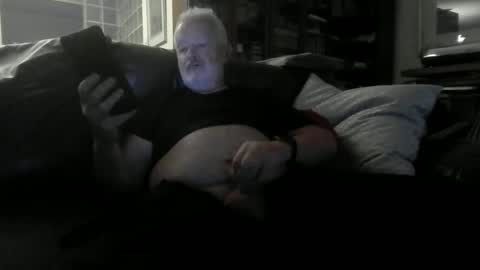 Daddy Bear online show from November 7, 2025, 8:53 pm