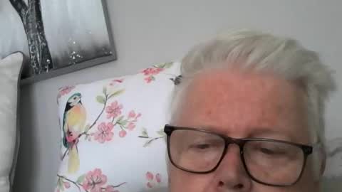 Snapshot of silverfoxpauly chatting on May 29, 2026, 12:25 pm silverfoxpauly online show from May 29, 2026, 12:25 pm
