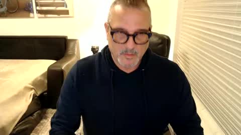 Snapshot of silveroli187 chatting on January 20, 2025, 12:39 pm silveroli187 online show from January 20, 2025, 12:39 pm