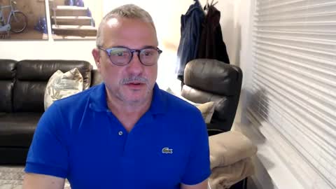 Snapshot of silveroli187 chatting on September 25, 2025, 2:21 pm silveroli187 online show from September 25, 2025, 2:21 pm