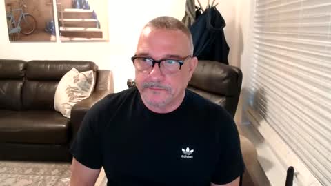 silveroli187 online show from November 16, 2025, 2:22 pm