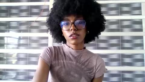 Snapshot of silverosequeen chatting on October 23, 2025, 10:19 pm silverosequeen online show from October 23, 2025, 10:19 pm