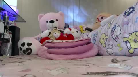 silviajpn online show from April 14, 2026, 2:45 pm