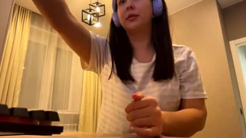 Snapshot of simapickford chatting on October 6, 2025, 11:18 am Rose online show from October 6, 2025, 11:18 am
