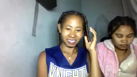 Snapshot of simirna98 chatting on June 7, 2026, 8:01 pm simirna98 online show from June 7, 2026, 8:01 pm