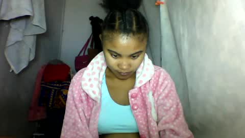 Snapshot of simirna98 chatting on June 17, 2026, 9:12 am simirna98 online show from June 17, 2026, 9:12 am