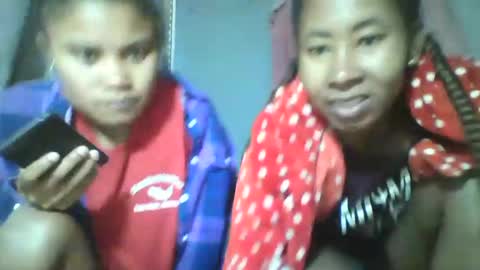 Snapshot of simirna98 chatting on June 20, 2026, 8:39 am simirna98 online show from June 20, 2026, 8:39 am