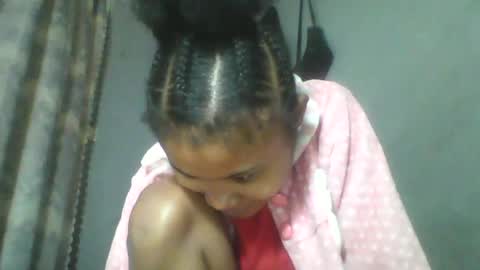 Snapshot of simirna98 chatting on June 21, 2026, 9:56 am simirna98 online show from June 21, 2026, 9:56 am