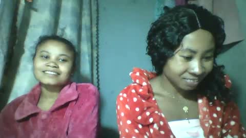 Snapshot of simirna98 chatting on June 26, 2026, 8:57 pm simirna98 online show from June 26, 2026, 8:57 pm