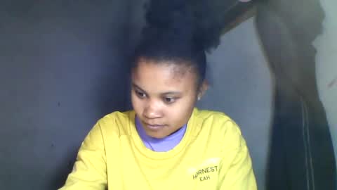 Snapshot of simirna98 chatting on July 1, 2026, 3:56 pm simirna98 online show from July 1, 2026, 3:56 pm