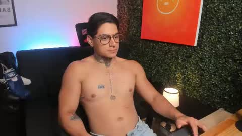 Snapshot of simon_cortes chatting on June 24, 2026, 11:53 am Simon Cortes online show from June 24, 2026, 11:53 am