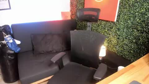 Snapshot of simon_cortes chatting on June 26, 2026, 1:37 pm Simon Cortes online show from June 26, 2026, 1:37 pm