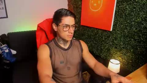Snapshot of simon_cortes chatting on July 17, 2026, 11:06 am Simon Cortes online show from July 17, 2026, 11:06 am