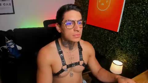 Snapshot of simon_cortes chatting on July 20, 2026, 11:23 am Simon Cortes online show from July 20, 2026, 11:23 am