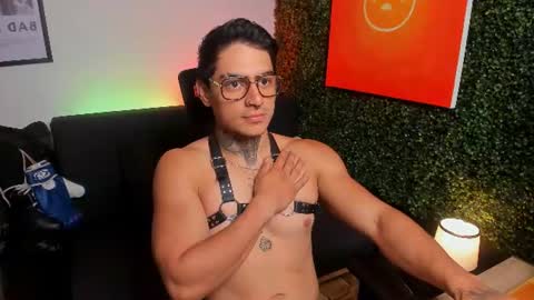 Snapshot of simon_cortes chatting on July 21, 2026, 11:01 am Simon Cortes online show from July 21, 2026, 11:01 am