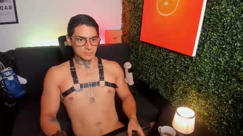 Snapshot of simon_cortes chatting on July 25, 2026, 11:19 am Simon Cortes online show from July 25, 2026, 11:19 am