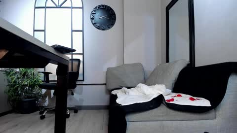 simon_durand online show from February 15, 2026, 7:51 am