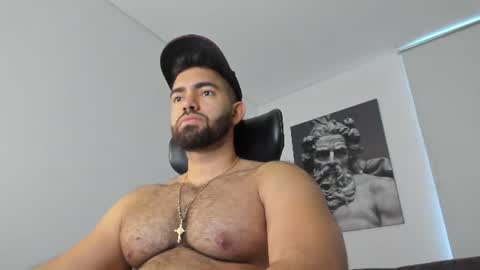 Snapshot of simon_leon01 chatting on June 28, 2026, 11:00 pm simon_leon01 online show from June 28, 2026, 11:00 pm