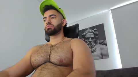 Snapshot of simon_leon01 chatting on July 1, 2026, 2:07 pm simon_leon01 online show from July 1, 2026, 2:07 pm