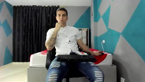 Snapshot of simonkeler chatting on January 6, 2025, 7:42 am SIMON KELER online show from January 6, 2025, 7:42 am