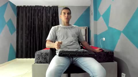 Snapshot of simonkeler chatting on January 31, 2025, 4:03 am SIMON KELER online show from January 31, 2025, 4:03 am