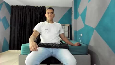 Snapshot of simonkeler chatting on March 5, 2025, 1:10 am SIMON KELER online show from March 5, 2025, 1:10 am