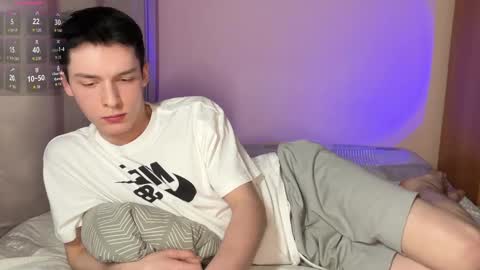 Snapshot of simonsecrett chatting on February 19, 2026, 8:05 pm Simon online show from February 19, 2026, 8:05 pm