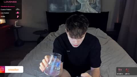 Snapshot of simonwnl chatting on December 8, 2024, 2:52 pm Simon online show from December 8, 2024, 2:52 pm