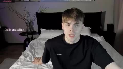 Snapshot of simonwnl chatting on March 1, 2025, 10:02 am Simon online show from March 1, 2025, 10:02 am