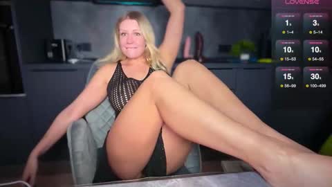 A present for me  online show from October 1, 2025, 6:36 pm