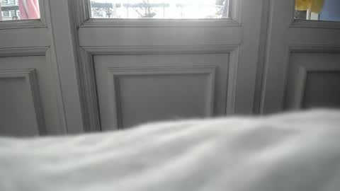 Snapshot of simur_sahso chatting on December 11, 2024, 3:15 pm Sofi wed. - sat. 11am - 11 pm and Santi with Sofi sun.. - tue. 11 am - 5 pm  europe online show from December 11, 2024, 3:15 pm