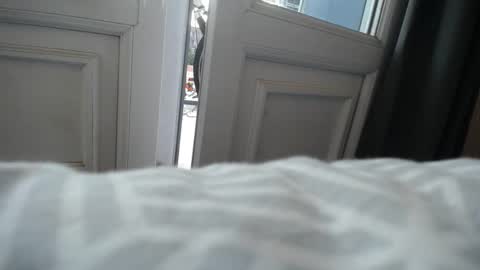 Snapshot of simur_sahso chatting on December 20, 2024, 3:31 pm Sofi wed. - sat. 11am - 11 pm and Santi with Sofi sun.. - tue. 11 am - 5 pm  europe online show from December 20, 2024, 3:31 pm