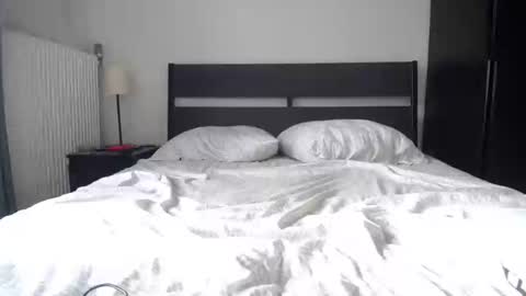 Snapshot of simur_sahso chatting on December 28, 2024, 11:52 am Sofi wed. - sat. 11am - 11 pm and Santi with Sofi sun.. - tue. 11 am - 5 pm  europe online show from December 28, 2024, 11:52 am