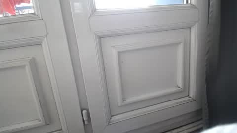 Snapshot of simur_sahso chatting on February 12, 2025, 2:43 pm Sofi wed. - sat. 11am - 11 pm and Santi with Sofi sun.. - tue. 11 am - 5 pm  europe online show from February 12, 2025, 2:43 pm