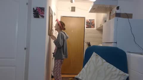 simyhvn online show from February 26, 2025, 5:09 am