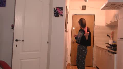 Snapshot of simyhvn chatting on February 28, 2026, 5:41 am simyhvn online show from February 28, 2026, 5:41 am