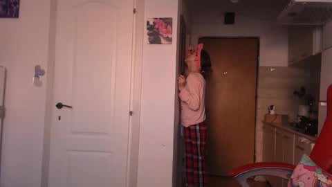 simyhvn online show from March 7, 2026, 5:37 am