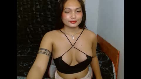 Snapshot of sinampot chatting on January 31, 2025, 2:37 am hi im thalia nice to meet you please give me thumbs up 3 online show from January 31, 2025, 2:37 am