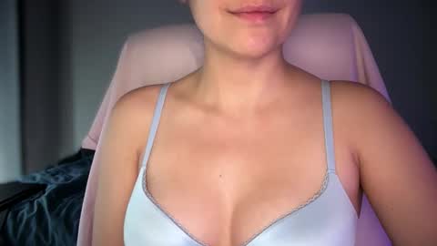 Sindra online show from September 9, 2025, 11:26 pm