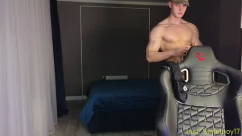 Snapshot of sinffuly chatting on February 7, 2025, 4:35 pm Richard online show from February 7, 2025, 4:35 pm