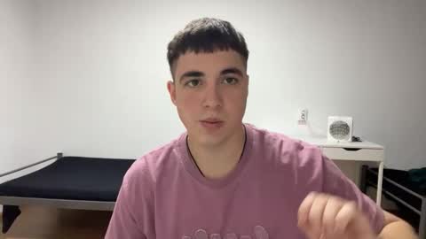 Snapshot of sinnglesexsex chatting on October 6, 2025, 6:16 pm Dan online show from October 6, 2025, 6:16 pm