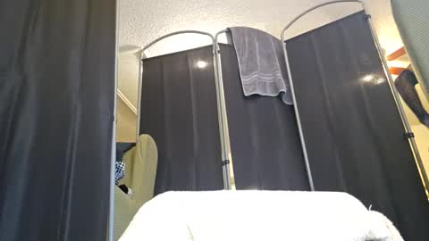 Snapshot of sinseason chatting on March 5, 2025, 8:54 am Sinseason online show from March 5, 2025, 8:54 am