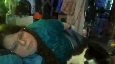 Snapshot of siofra chatting on March 4, 2026, 9:32 pm Siofra online show from March 4, 2026, 9:32 pm