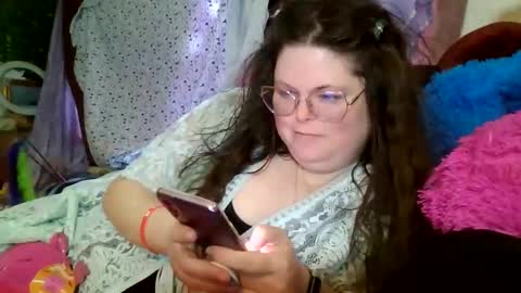 Snapshot of siofra chatting on April 11, 2026, 9:41 pm Siofra online show from April 11, 2026, 9:41 pm